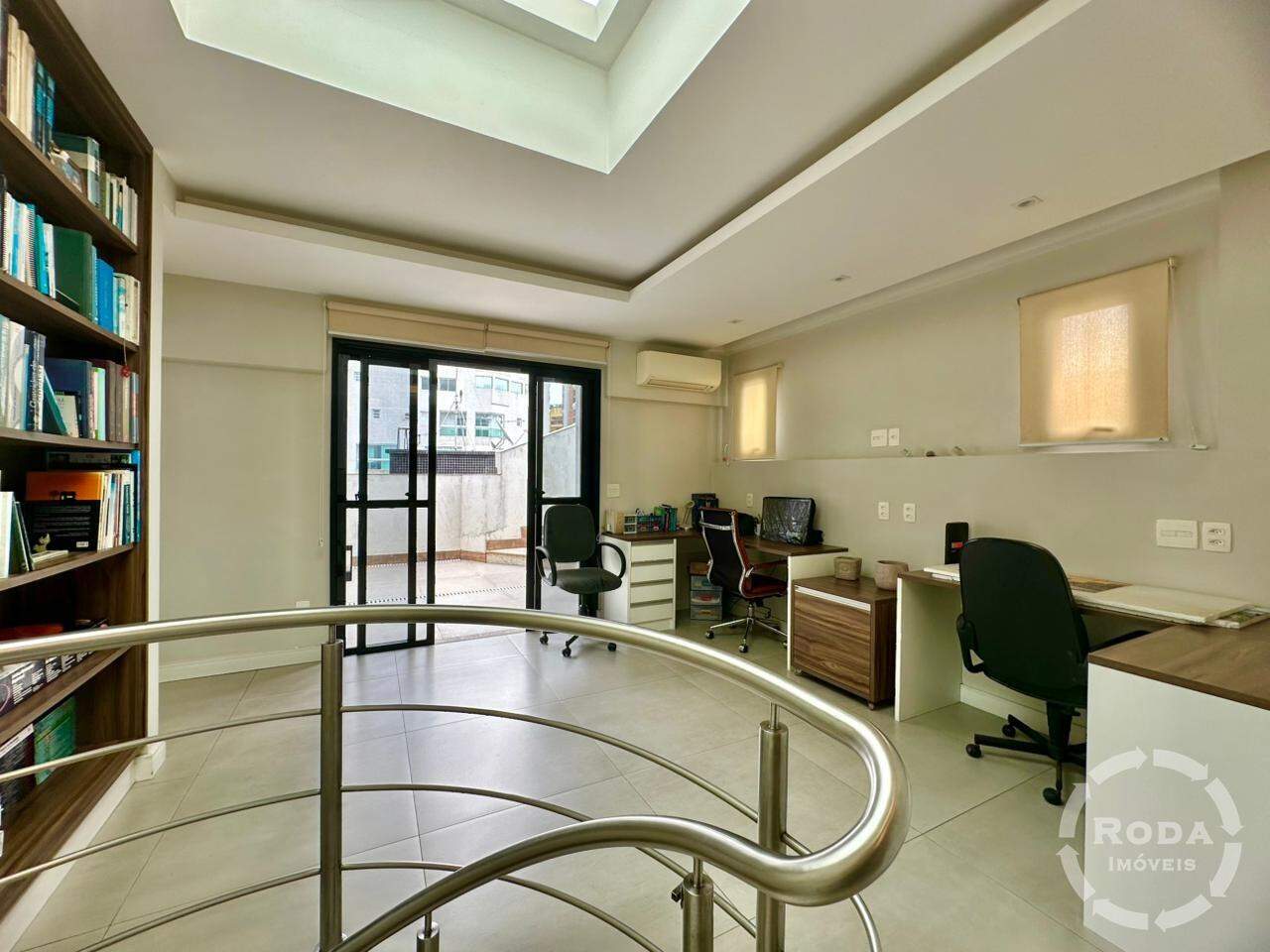 Cobertura Duplex à venda no Ponta da Praia: 