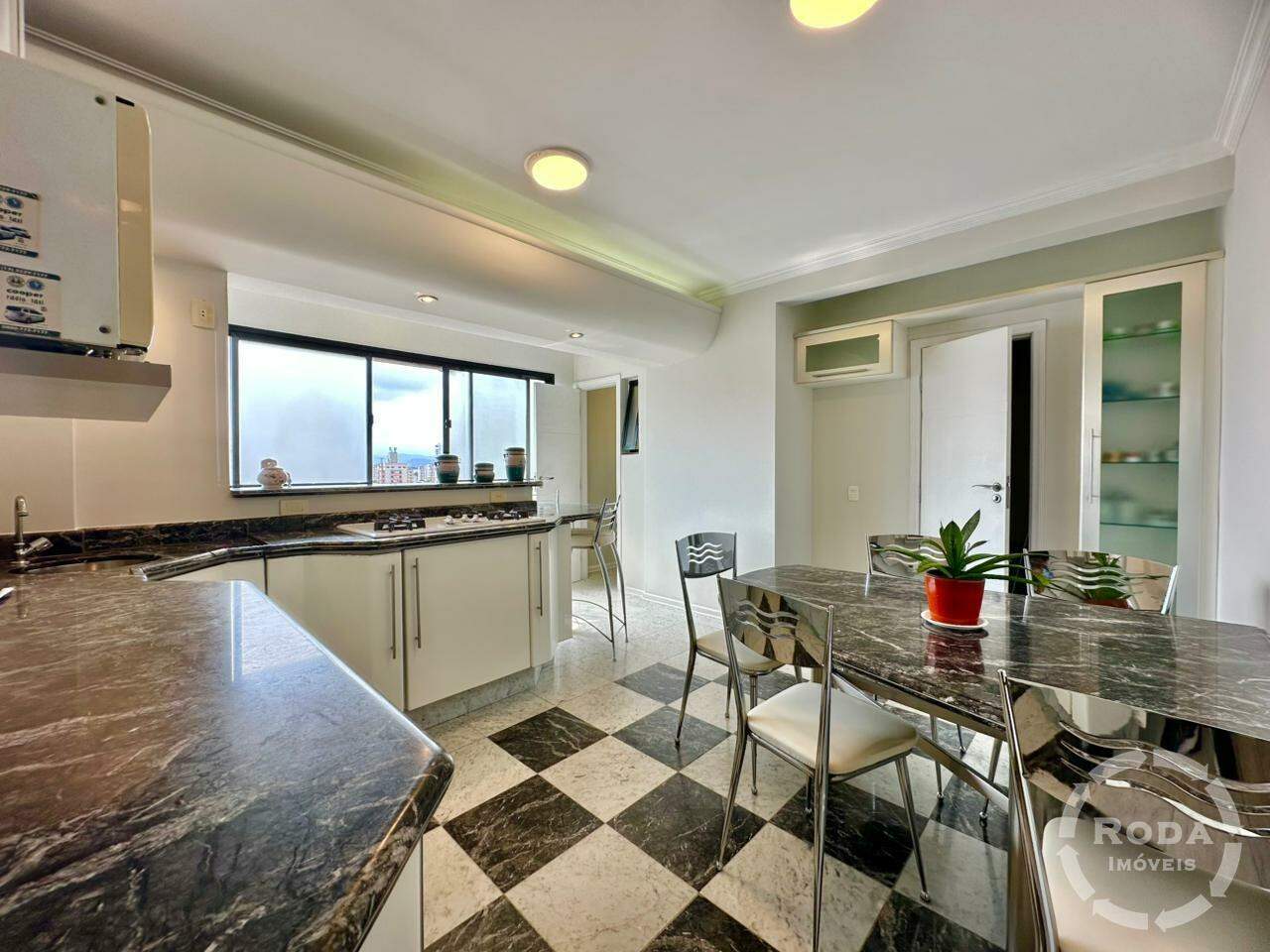 Cobertura Duplex à venda no Ponta da Praia: 