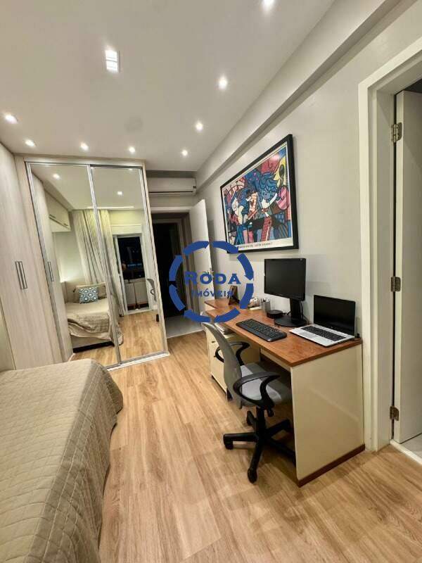 Apartamento à venda no Ponta da Praia: 