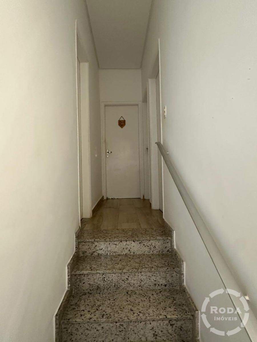 Sobrado à venda no Embaré: 