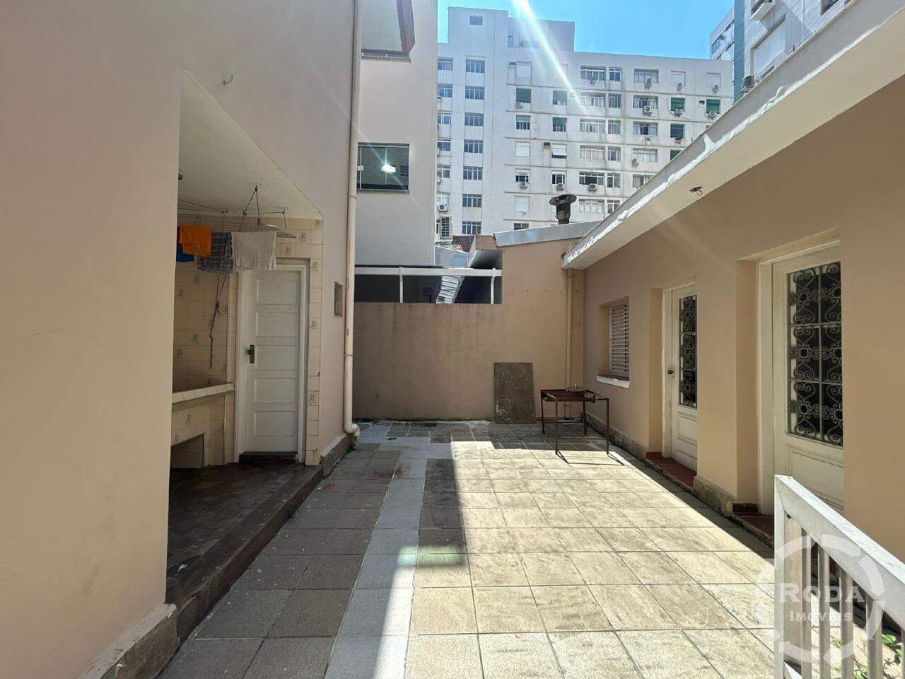 Sobrado Isolado à venda no Embaré: 