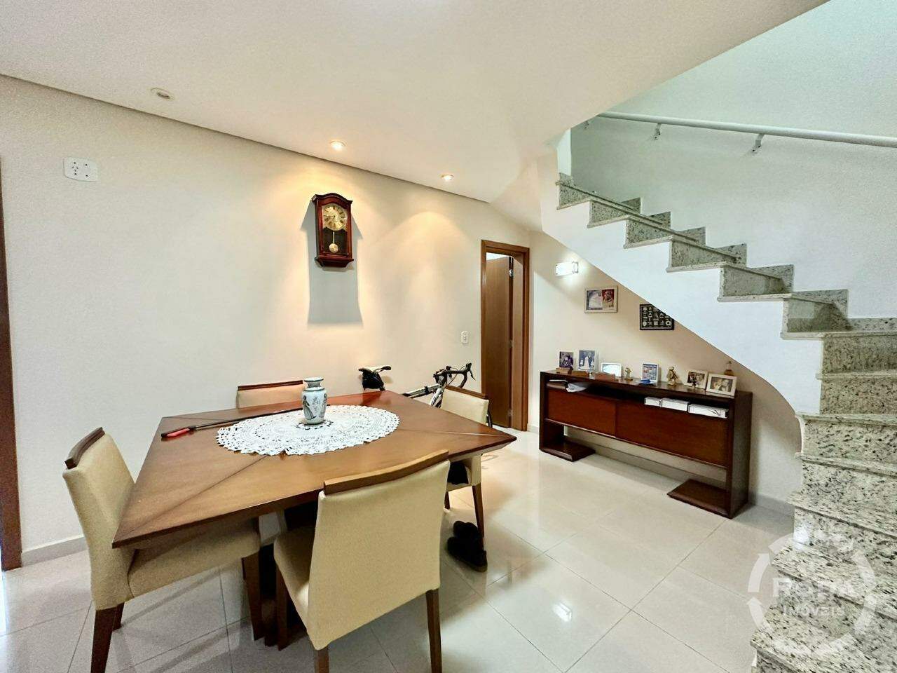 Casa de Condomínio à venda no Ponta da Praia: 