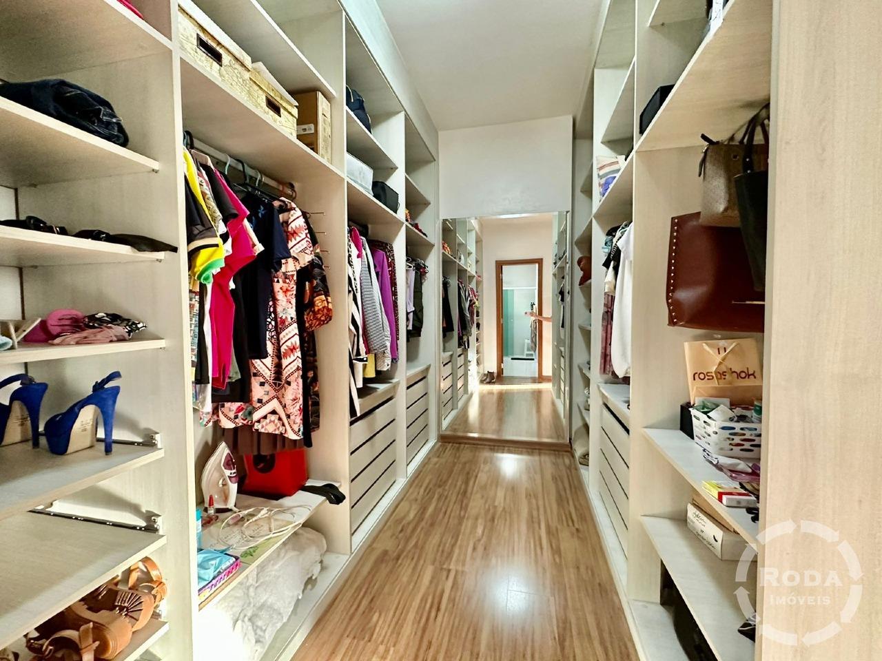 Casa de Condomínio à venda no Ponta da Praia: 