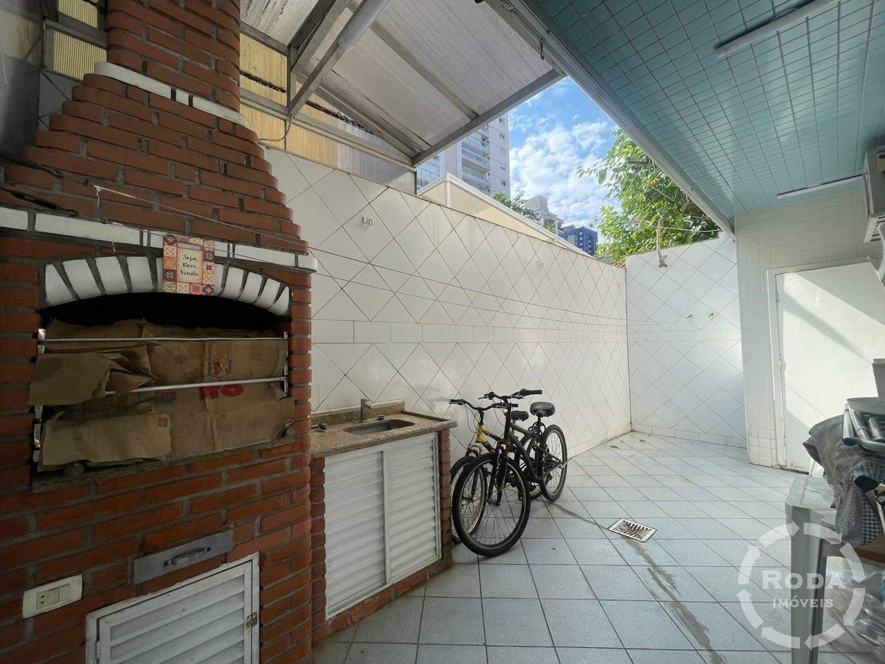 Casa Sobreposta baixa à venda no Embaré: 