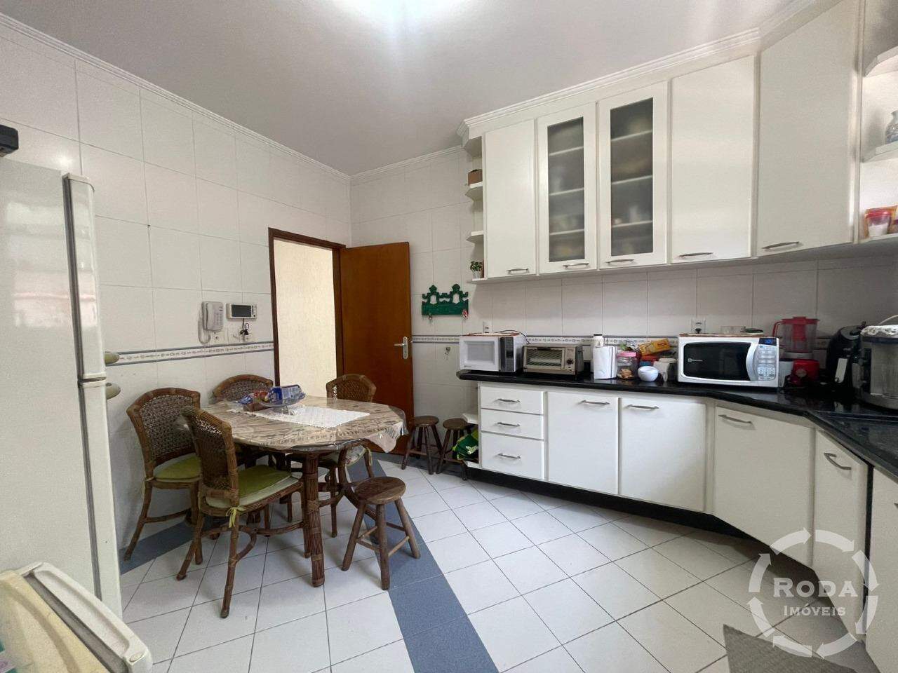 Casa Sobreposta baixa à venda no Embaré: 