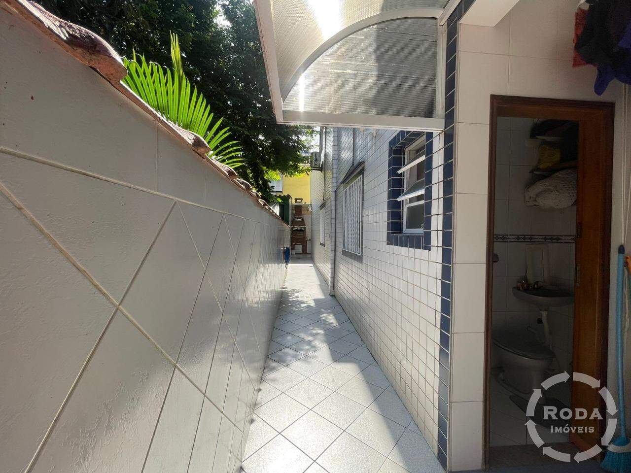 Casa Sobreposta baixa à venda no Embaré: 
