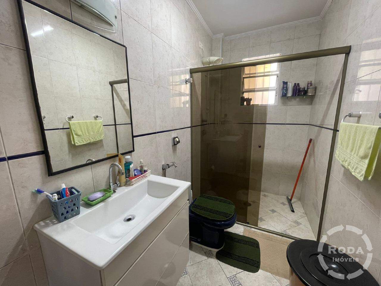 Casa Sobreposta baixa à venda no Embaré: 