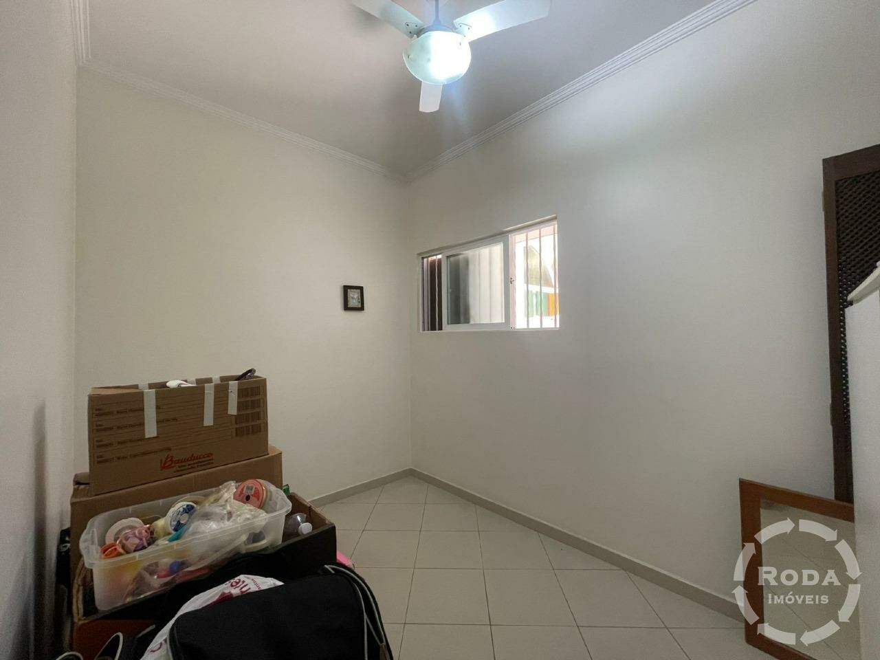 Casa Sobreposta baixa à venda no Embaré: 