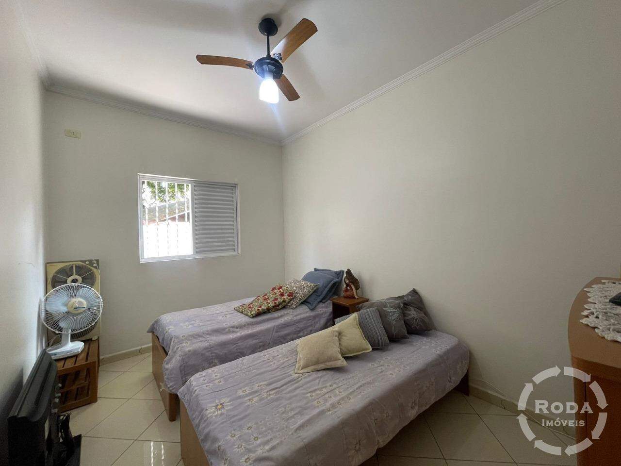 Casa Sobreposta baixa à venda no Embaré: 