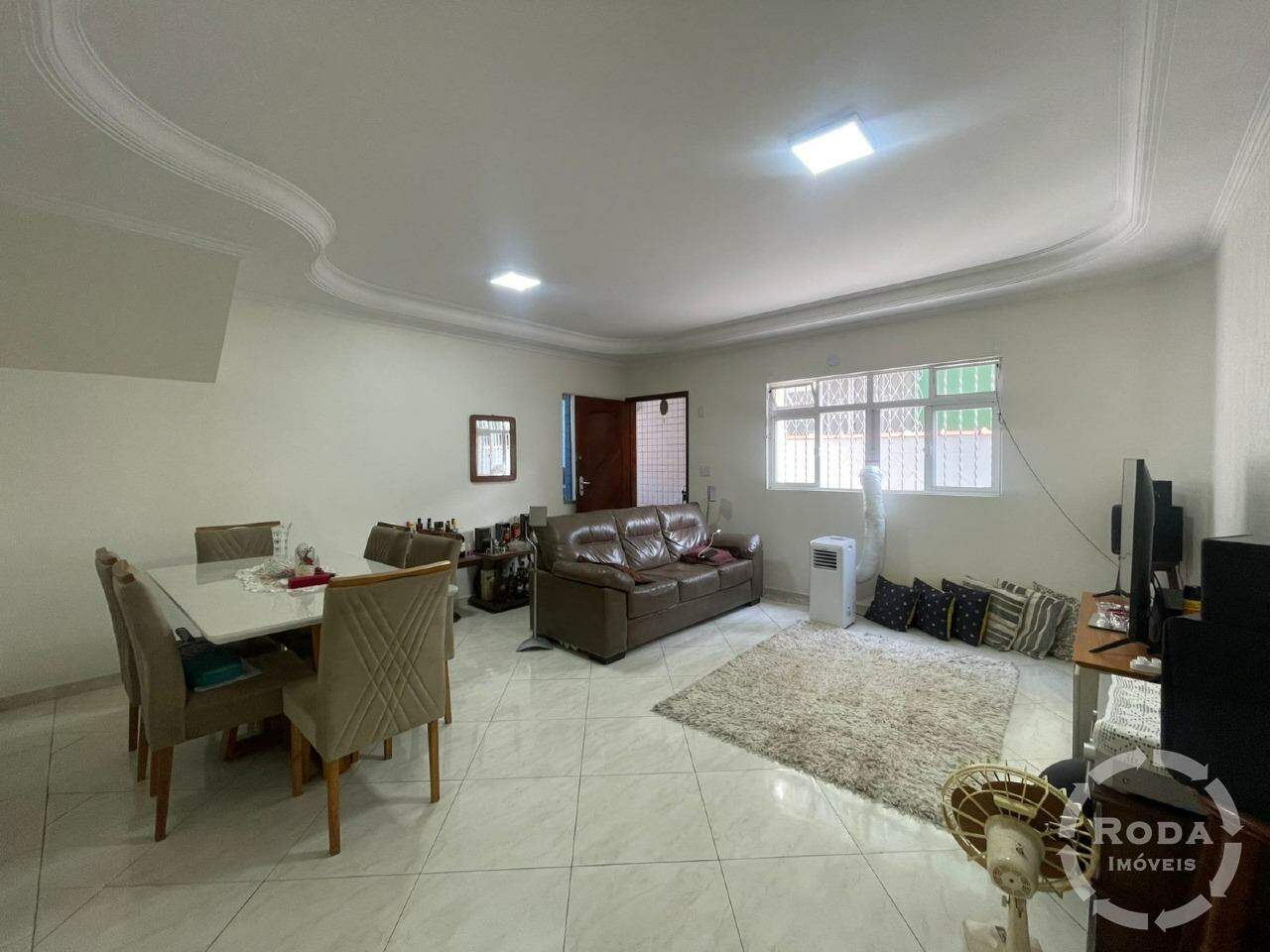 Casa Sobreposta baixa à venda no Embaré: 