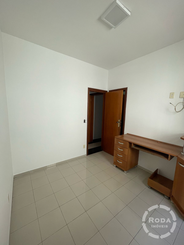 Casa Sobreposta Alta à venda no Embaré: 