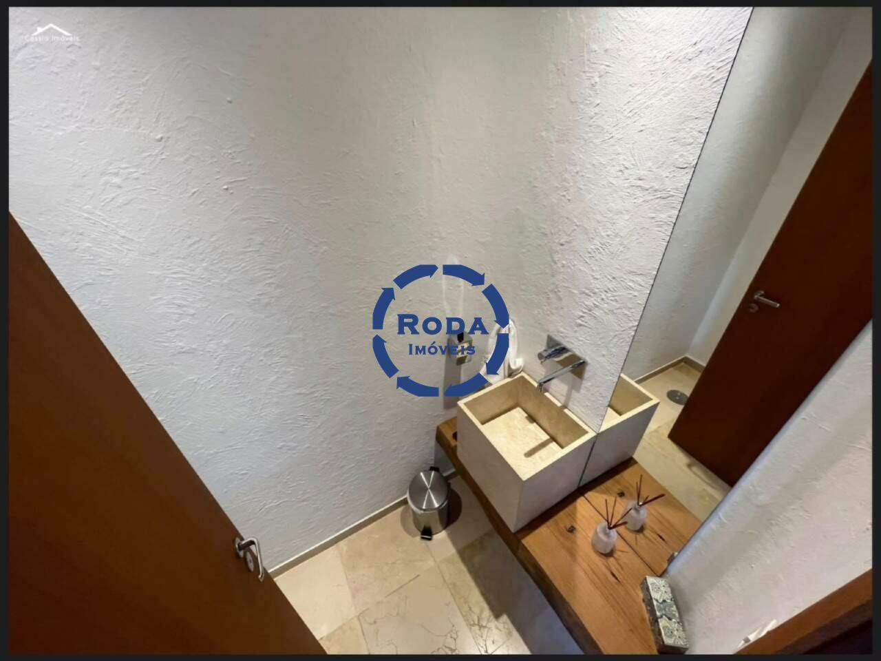 Casa de Condomínio à venda no Jardim Acapulco: