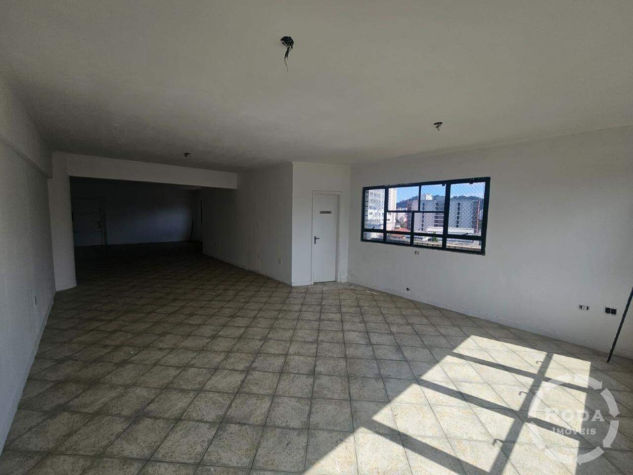 Sala à venda no Encruzilhada: 