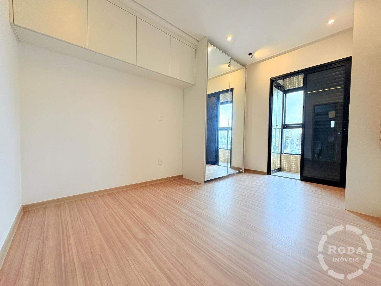 Apartamento à venda no Ponta da Praia: 