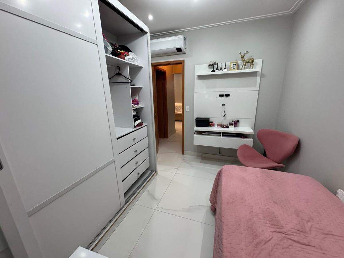 Apartamento à venda no Ponta da Praia: 