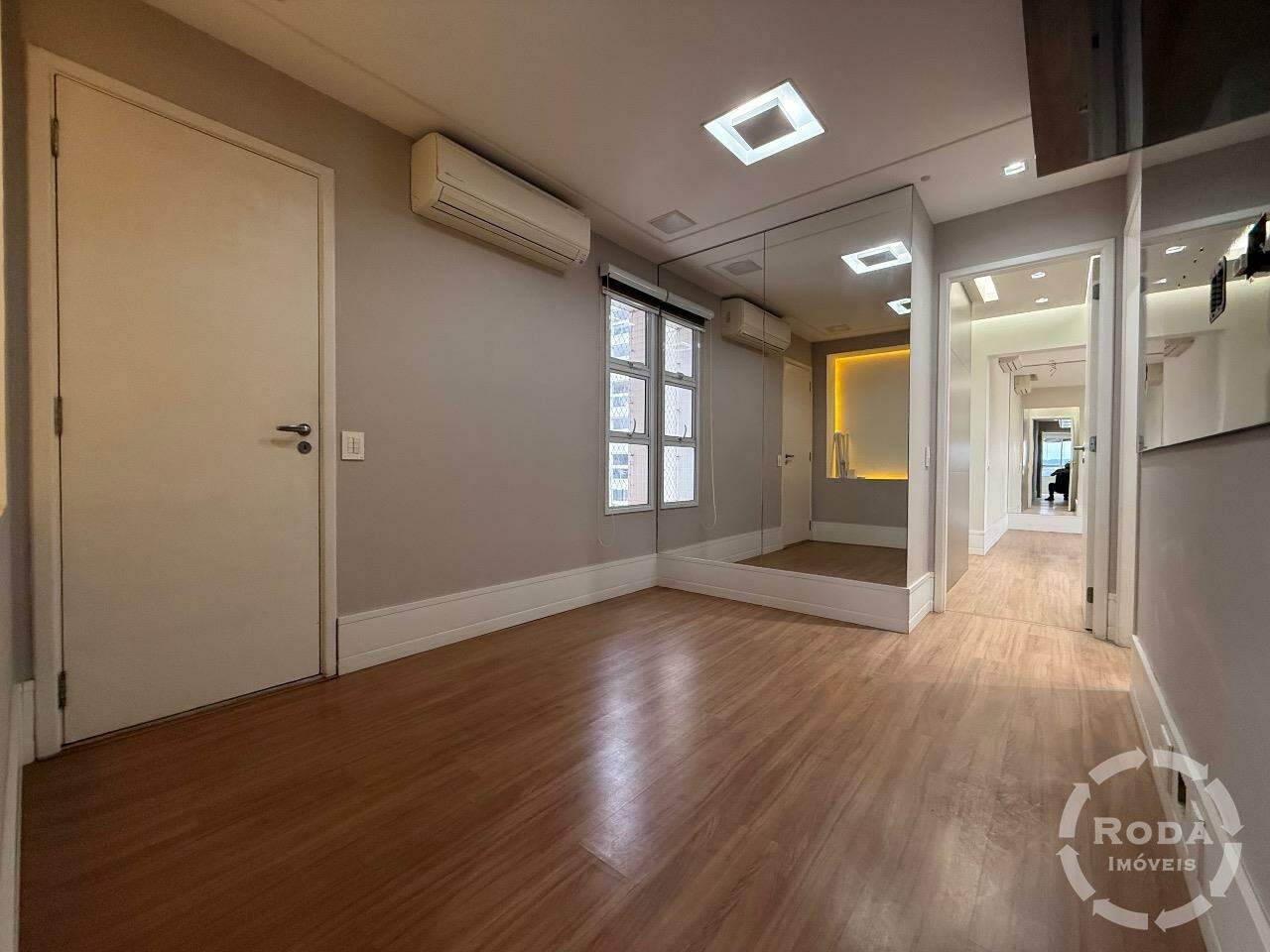 Apartamento à venda no Ponta da Praia: 