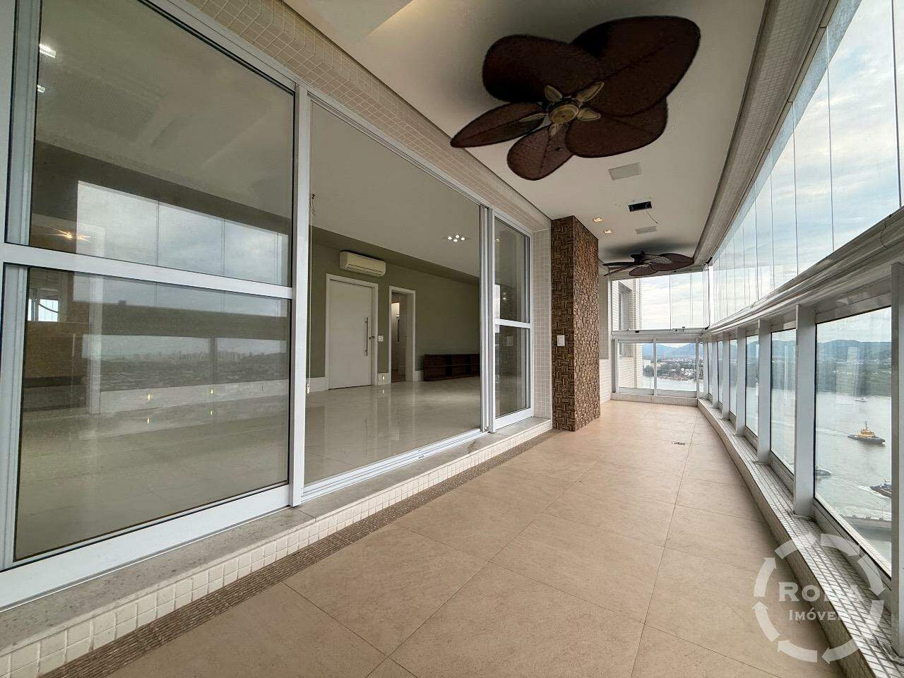 Apartamento à venda no Ponta da Praia: 