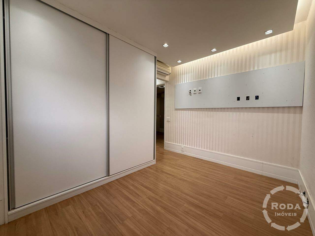 Apartamento à venda no Ponta da Praia: 