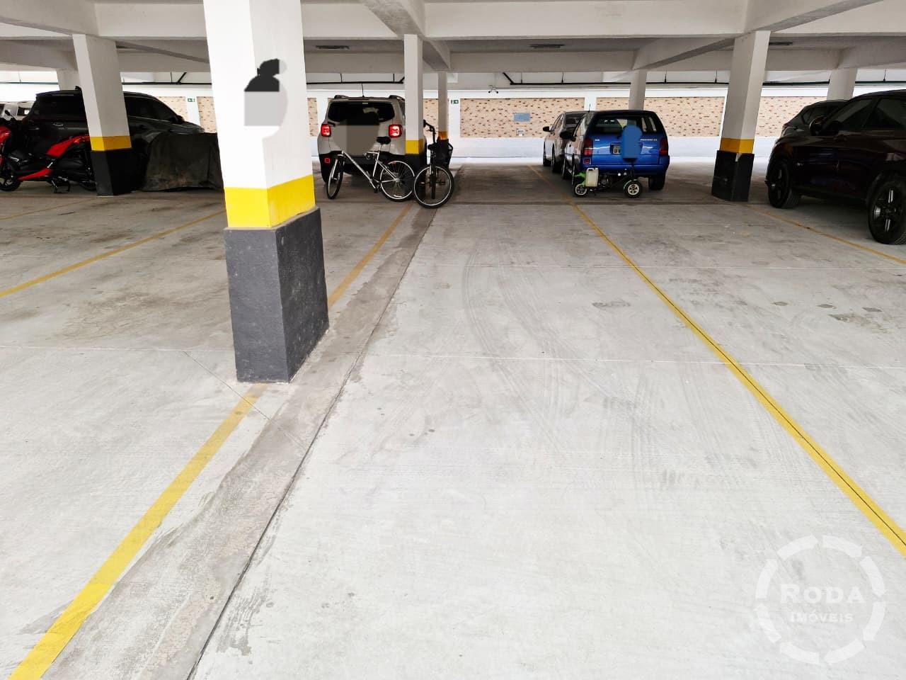 Apartamento à venda no Ponta da Praia: GARAGEM