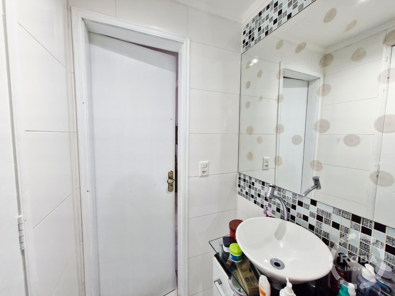 Apartamento à venda no Ponta da Praia: BANHEIRO SOCIAL