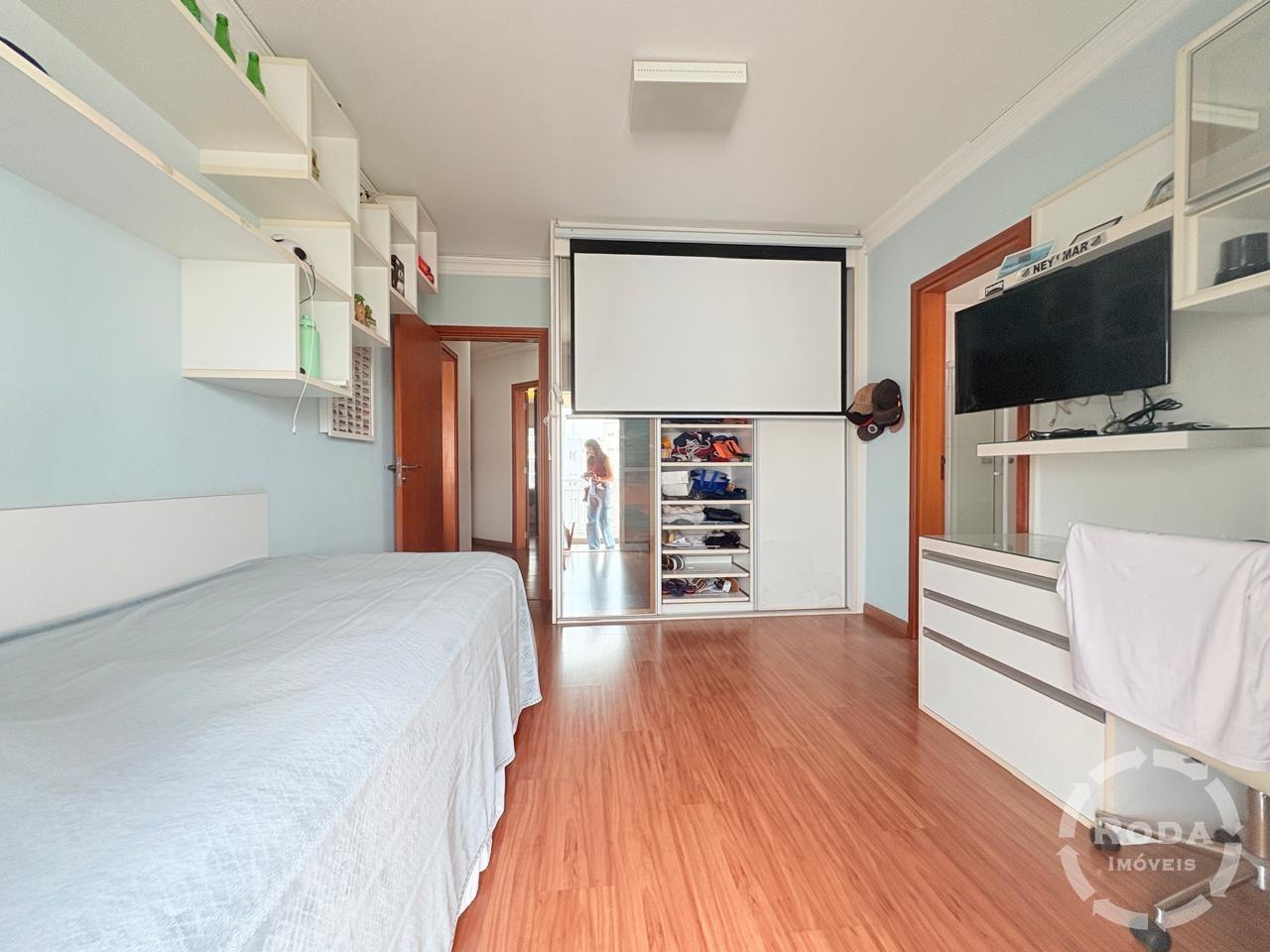 Apartamento à venda no Ponta da Praia: 