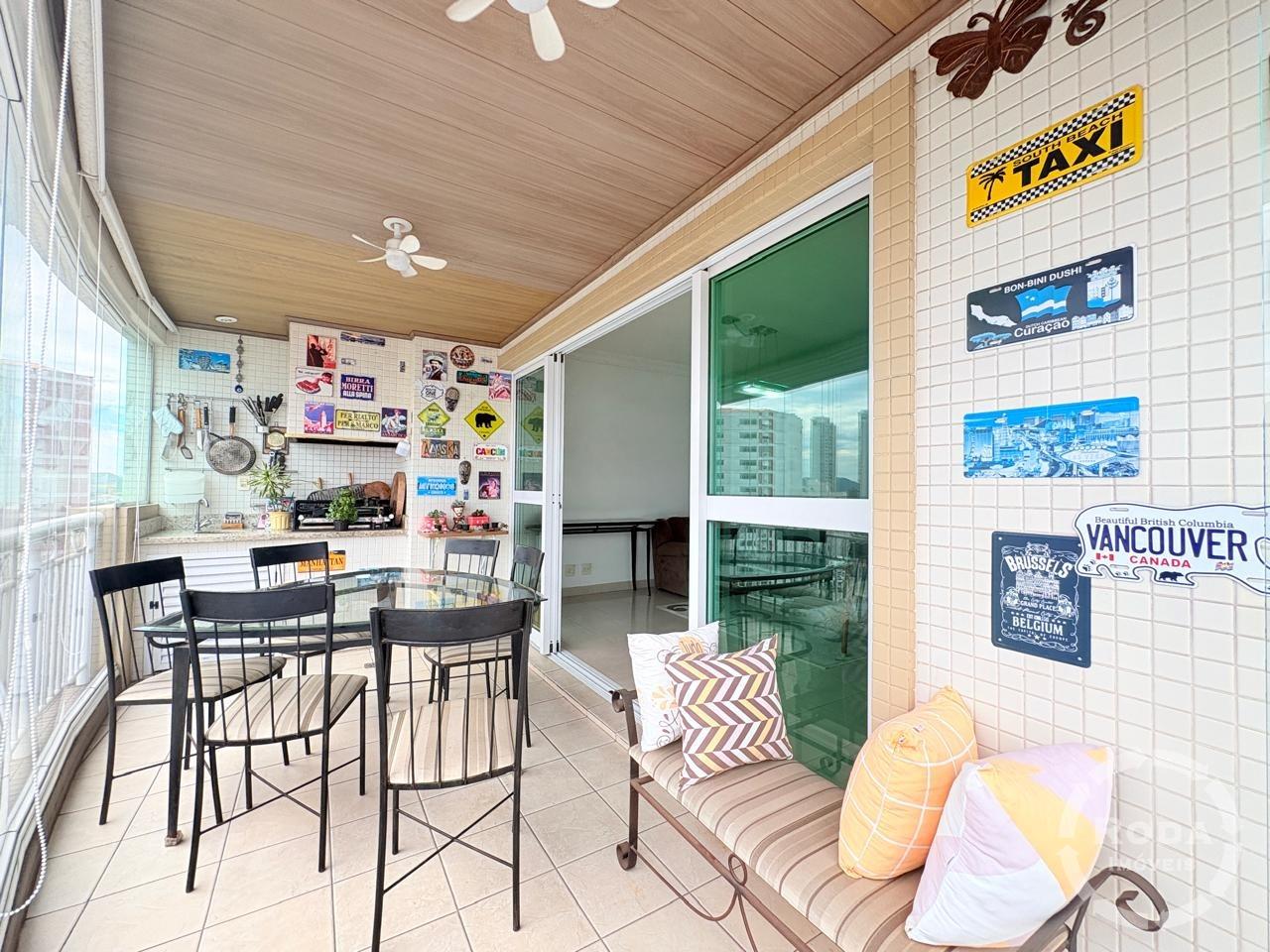 Apartamento à venda no Ponta da Praia: 