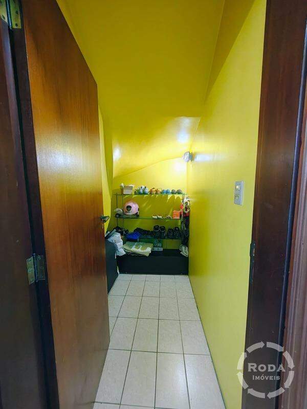 Sobrado à venda no Embaré: 