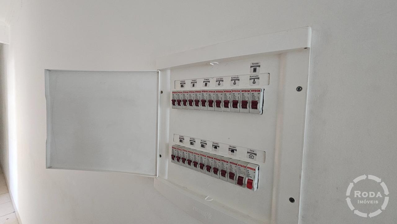 Casa Sobreposta Alta à venda no Estuário: 