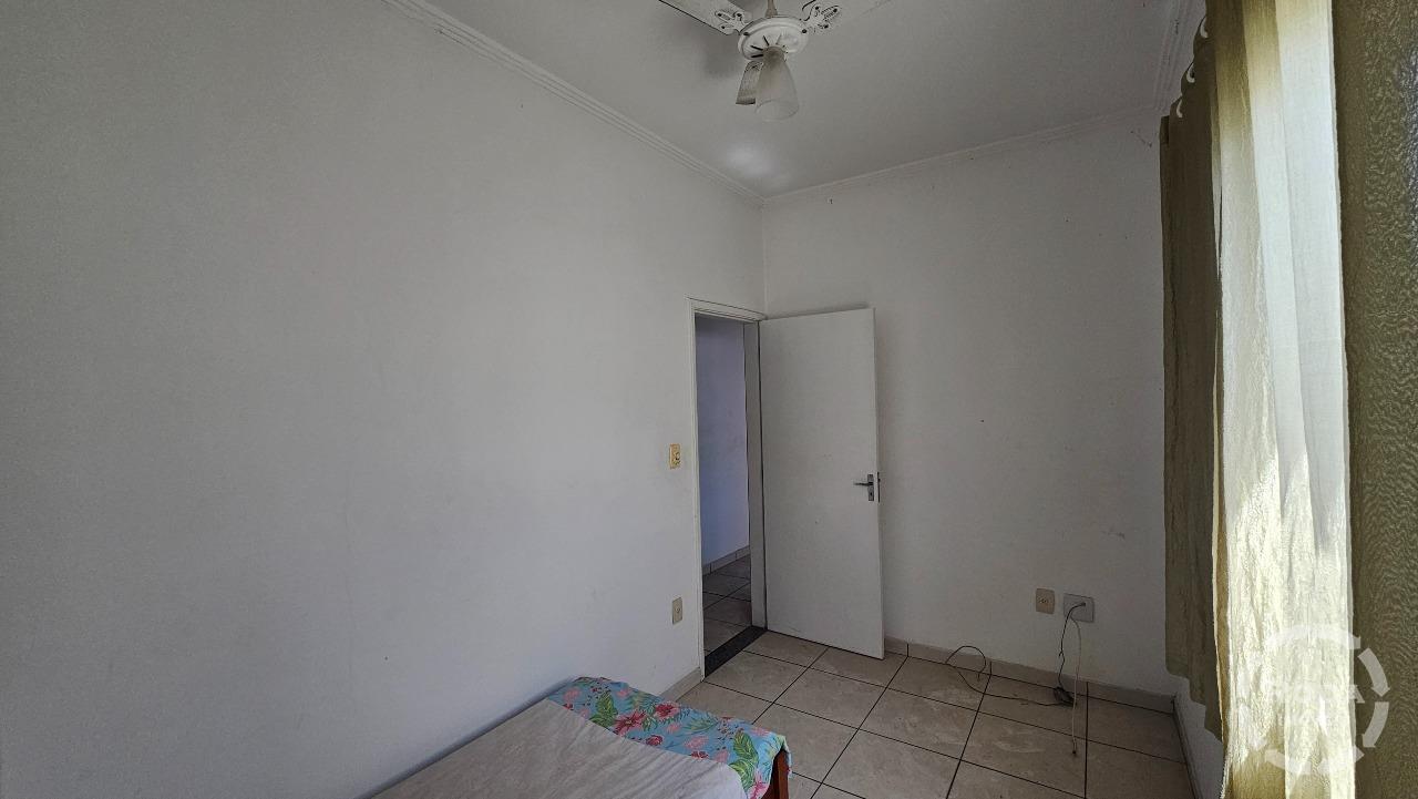 Casa Sobreposta Alta à venda no Estuário: 