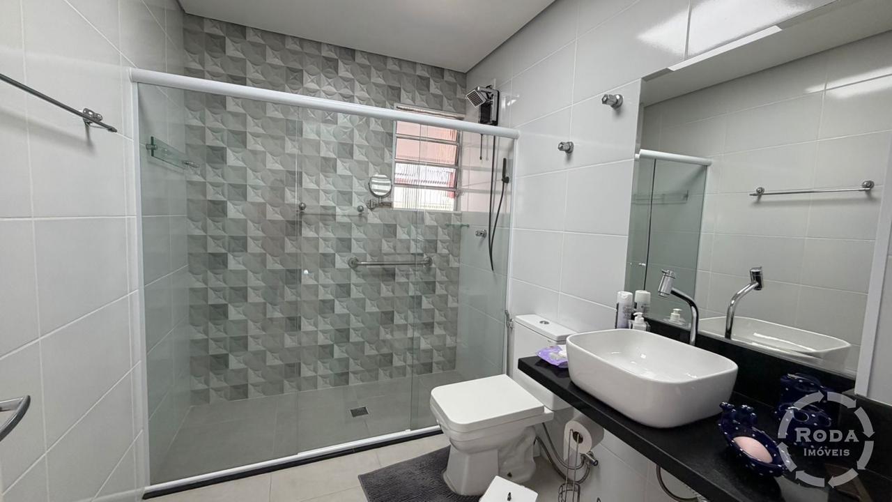 Casa Sobreposta Alta à venda no Estuário: 