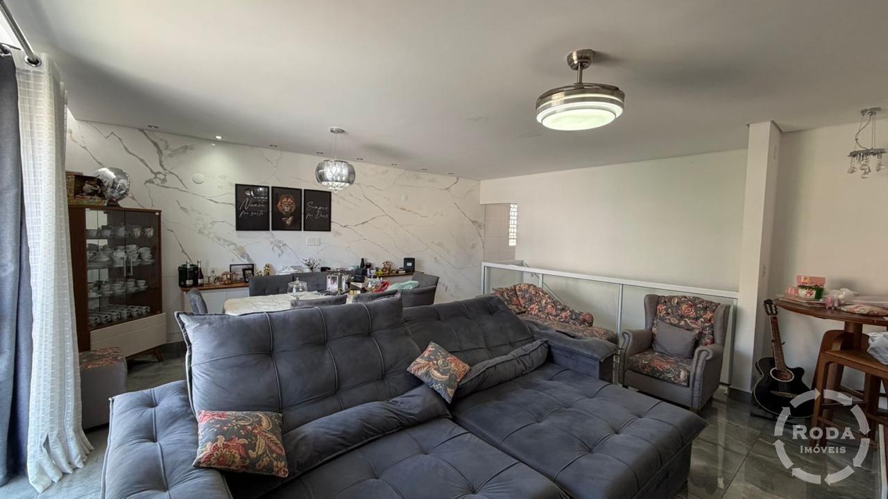 Casa Sobreposta Alta à venda no Estuário: 