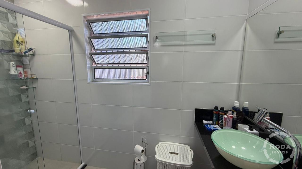 Casa Sobreposta Alta à venda no Estuário: 