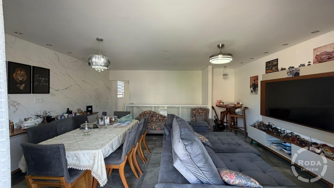 Casa Sobreposta Alta à venda no Estuário: 