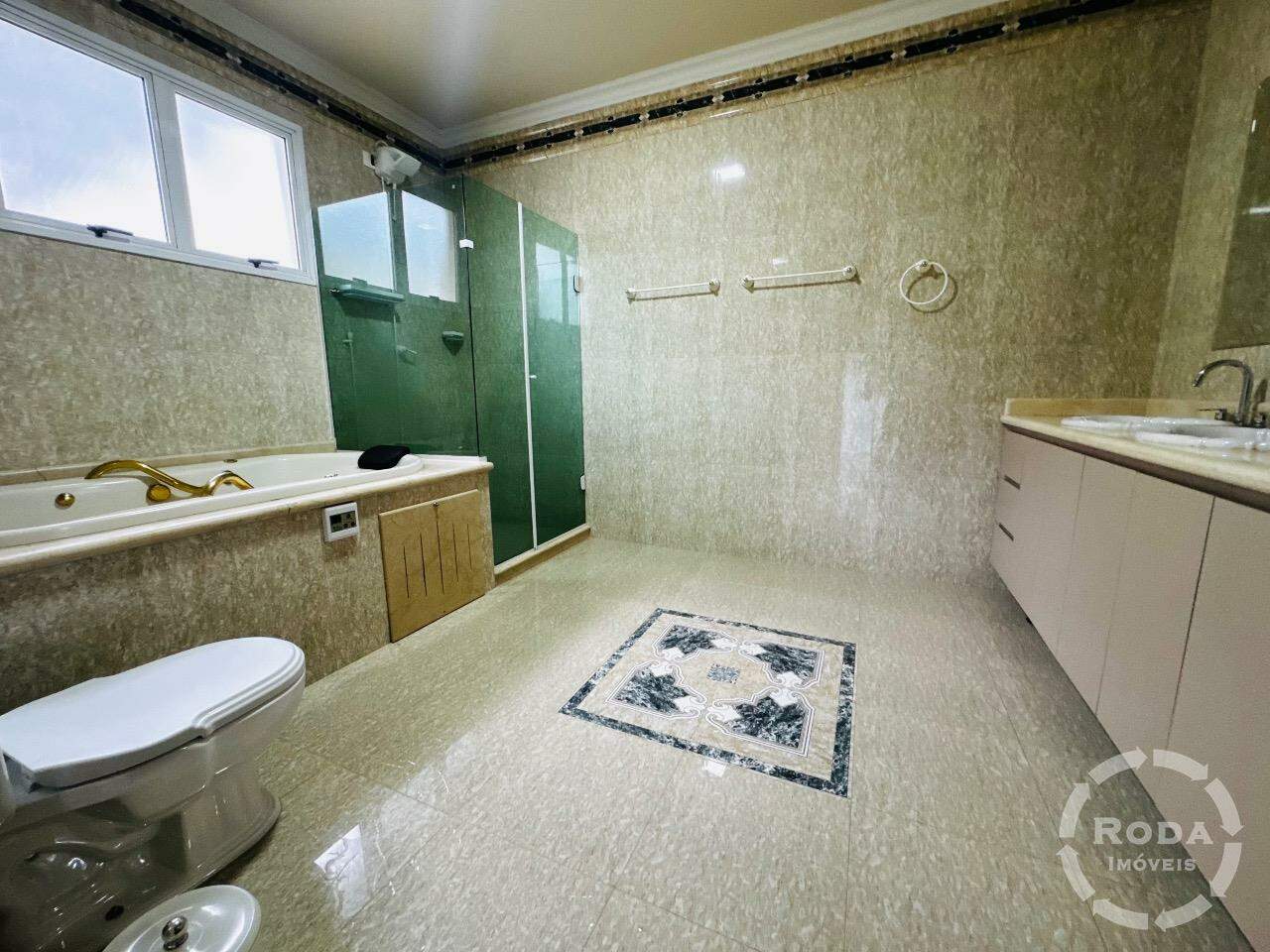 Casa de Condomínio à venda no Marapé: 
