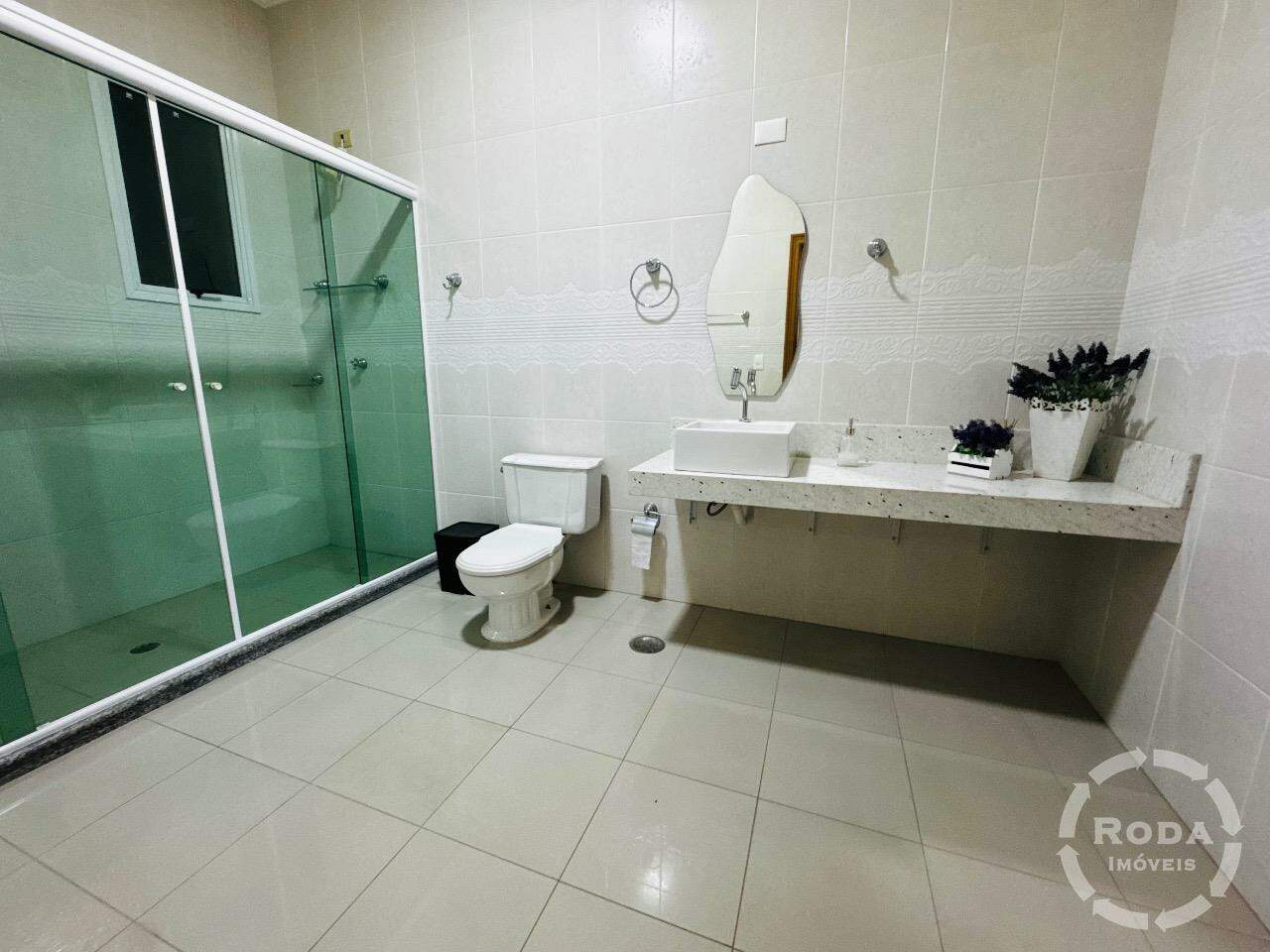 Casa de Condomínio à venda no Marapé: 