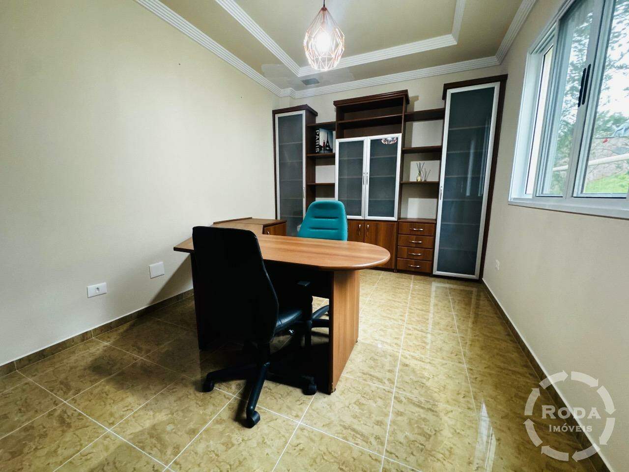 Casa de Condomínio à venda no Marapé: 