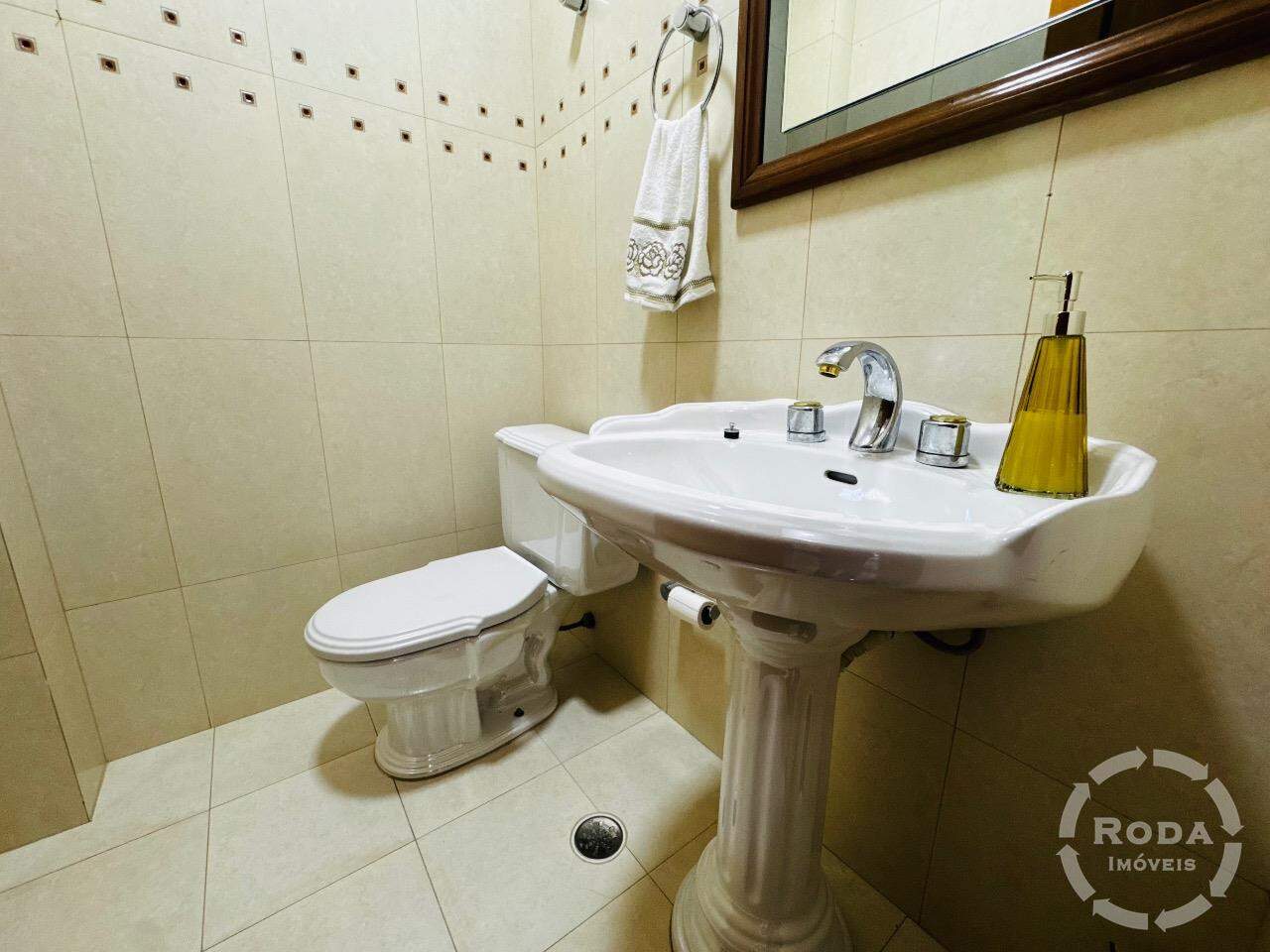 Casa de Condomínio à venda no Marapé: 