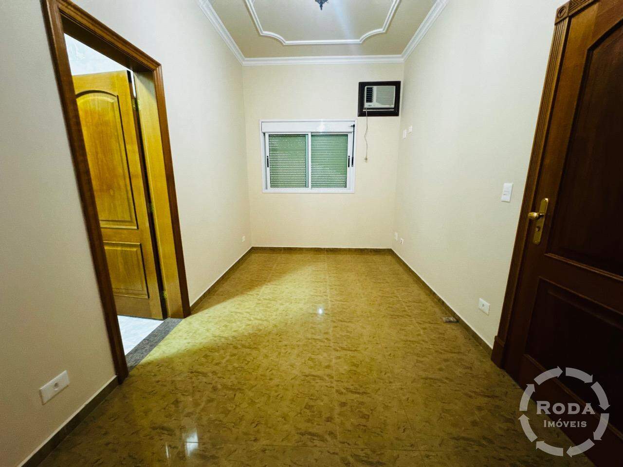 Casa de Condomínio à venda no Marapé: 