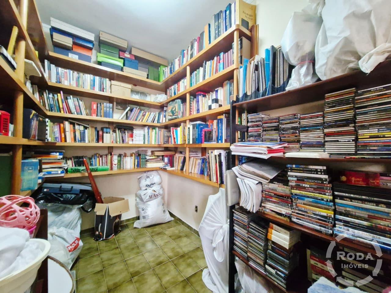 Apartamento à venda no Gonzaga: DEPENDÊNCIA