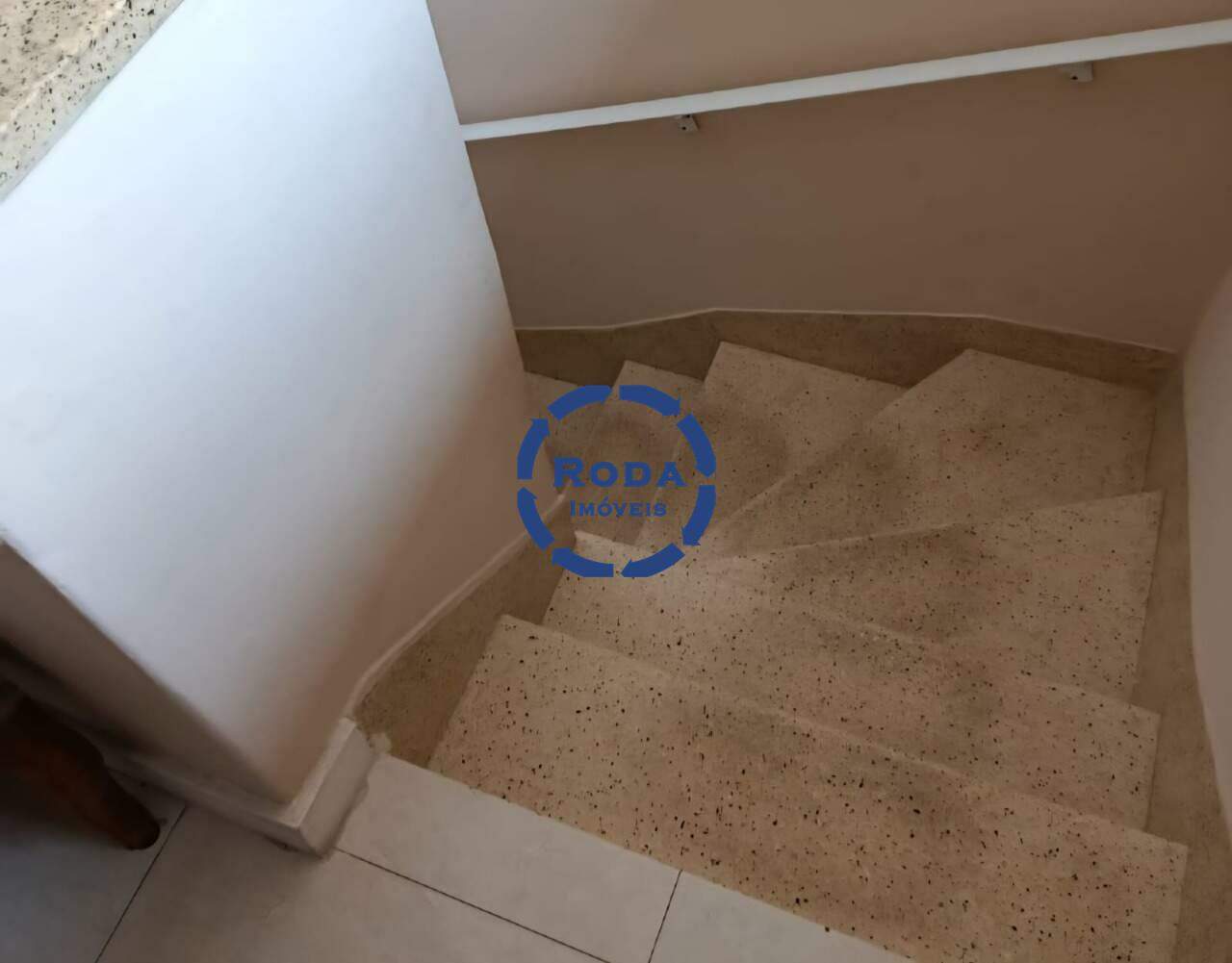 Casa Sobreposta Alta à venda no Embaré: 