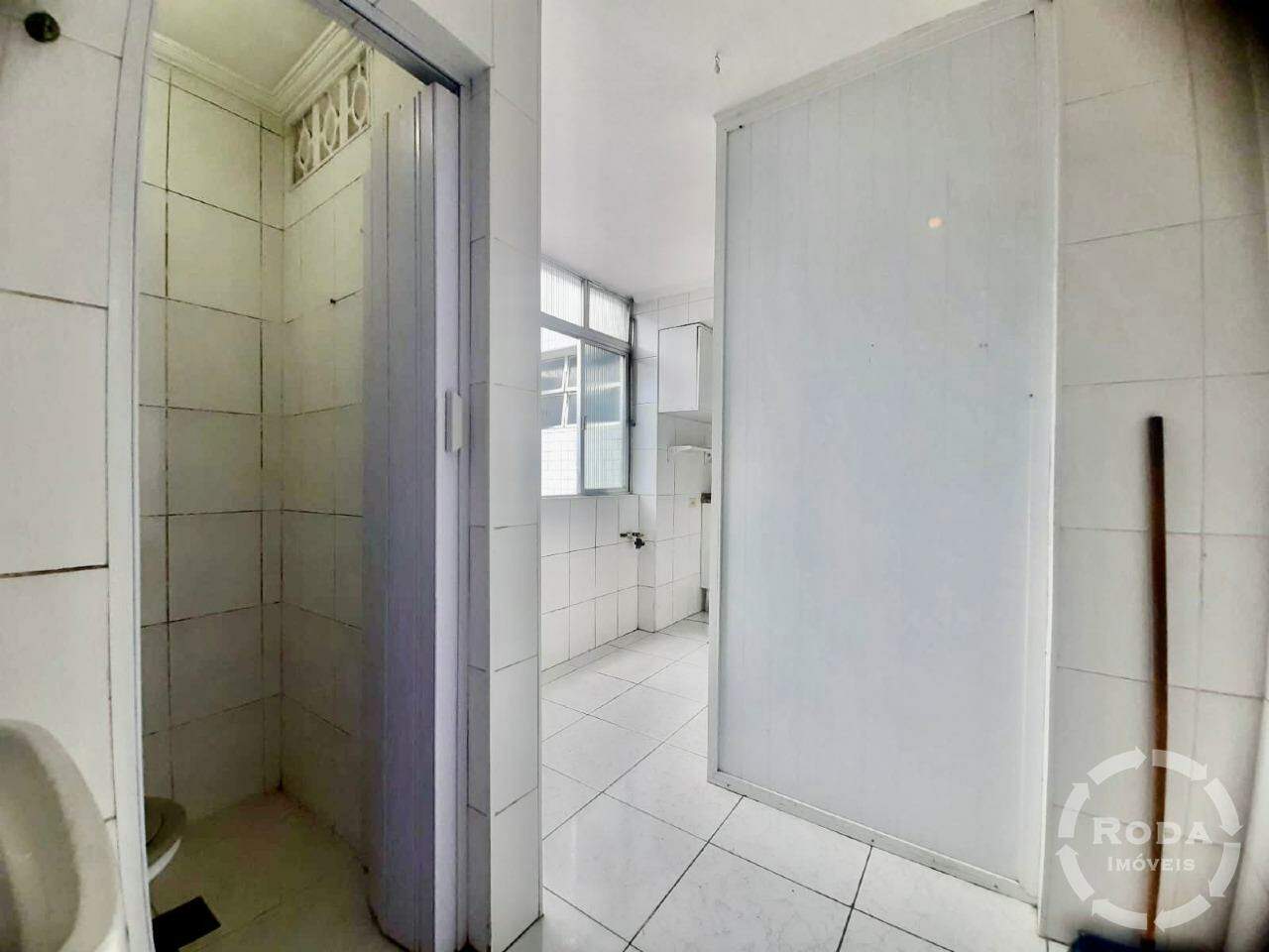 Apartamento à venda no Aparecida: banheiro área de serviço