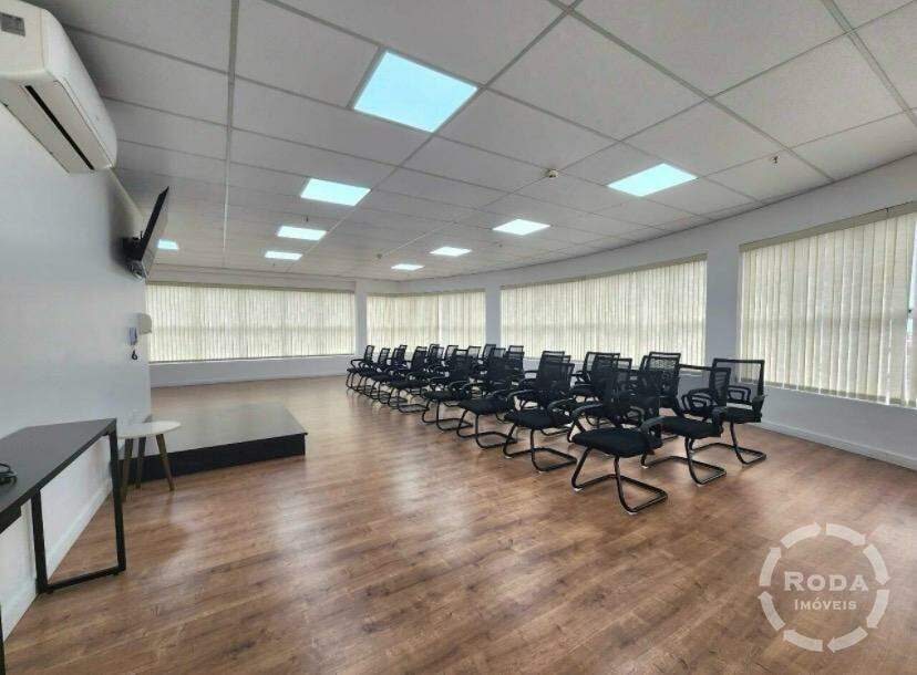 Sala à venda no Ponta da Praia: 