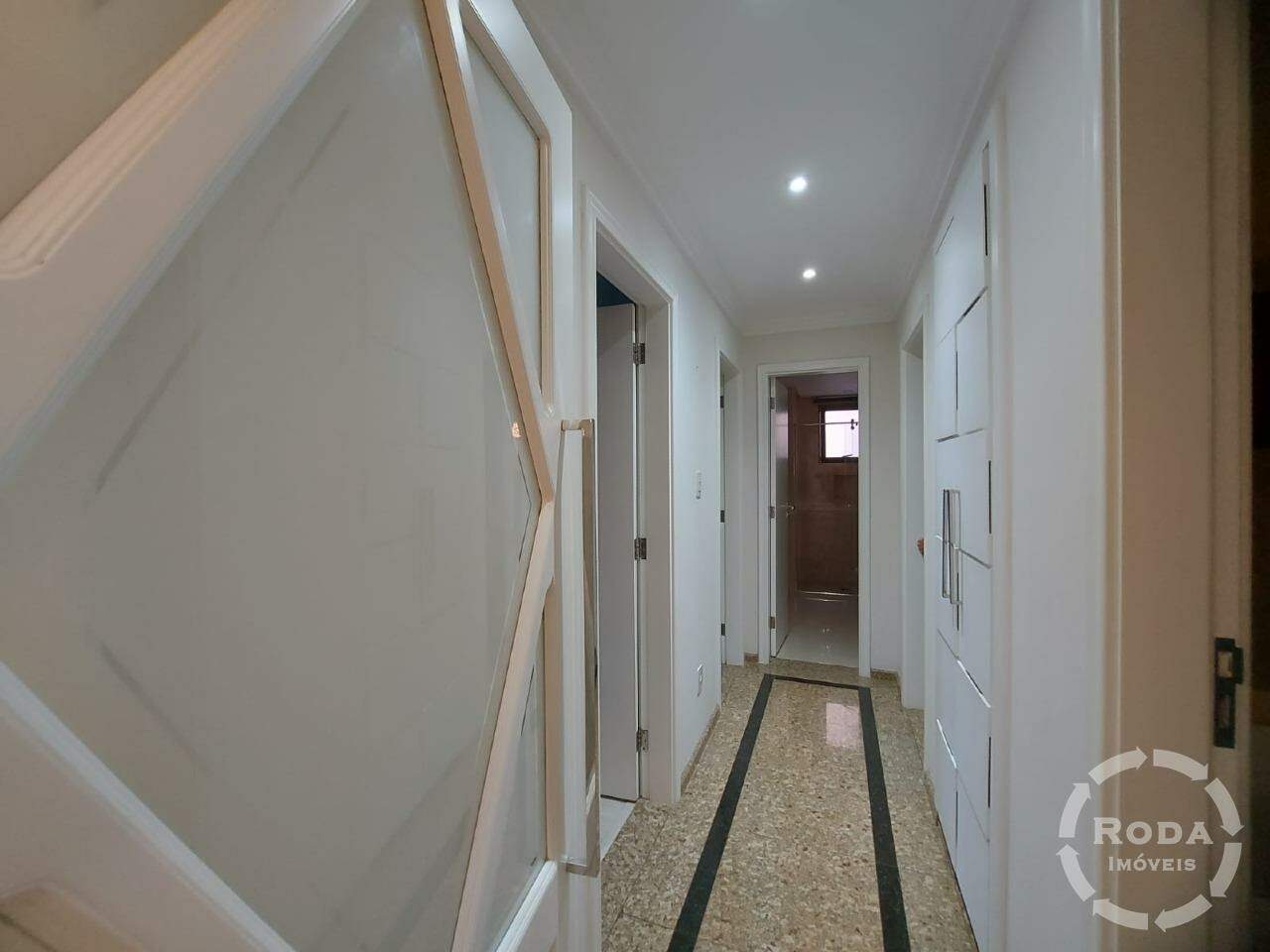 Apartamento à venda no Ponta da Praia: 