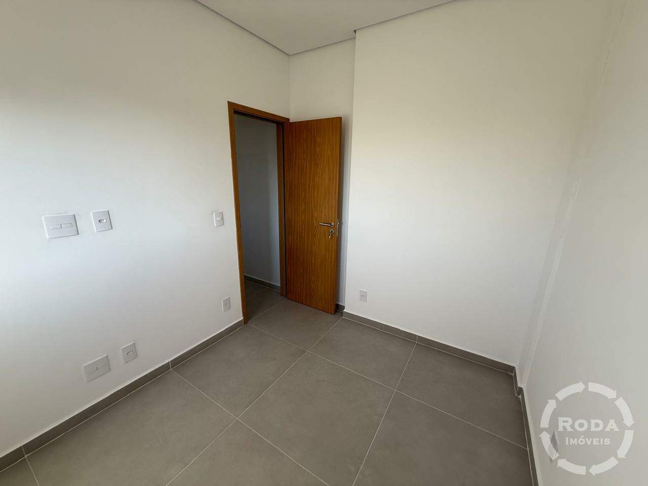 Apartamento para aluguel no Macuco: 