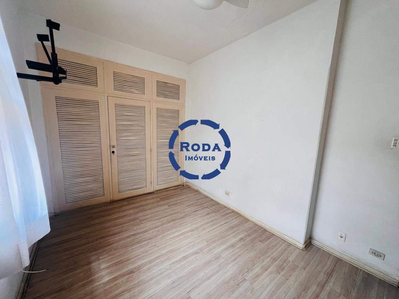 Sobrado Isolado à venda no Embaré: 