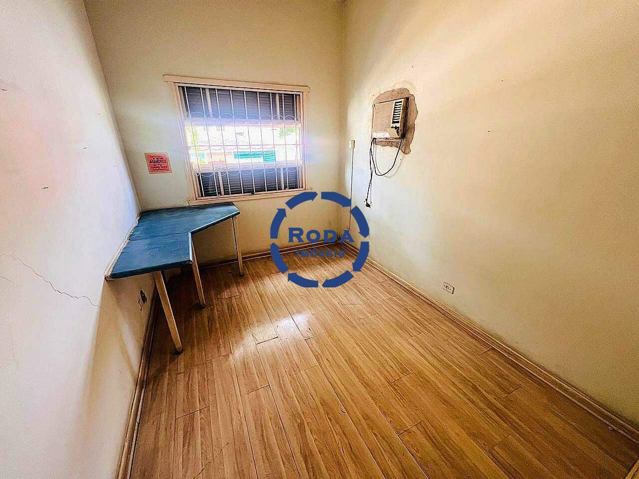Sobrado Isolado à venda no Embaré: 