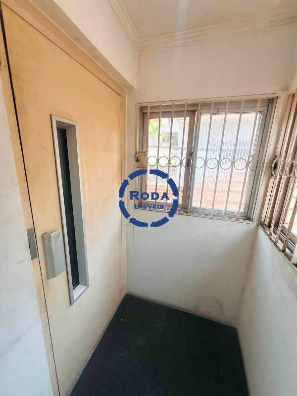 Sobrado Isolado à venda no Embaré: 