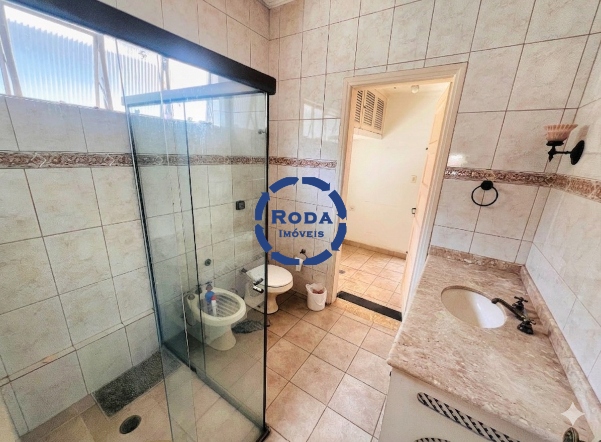 Sobrado Isolado à venda no Embaré: 