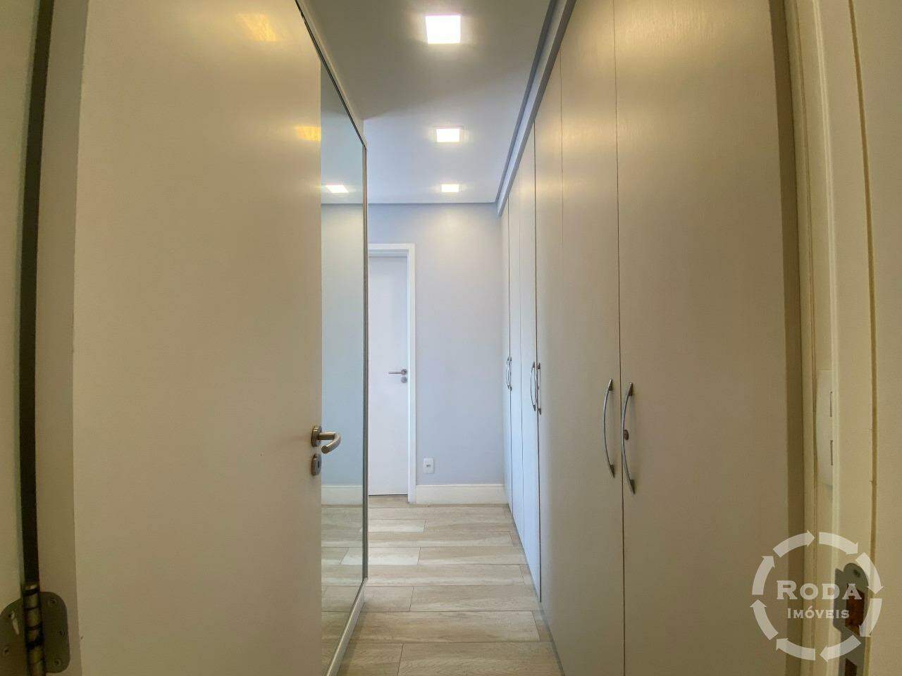 Apartamento à venda no Embaré: CLOSET