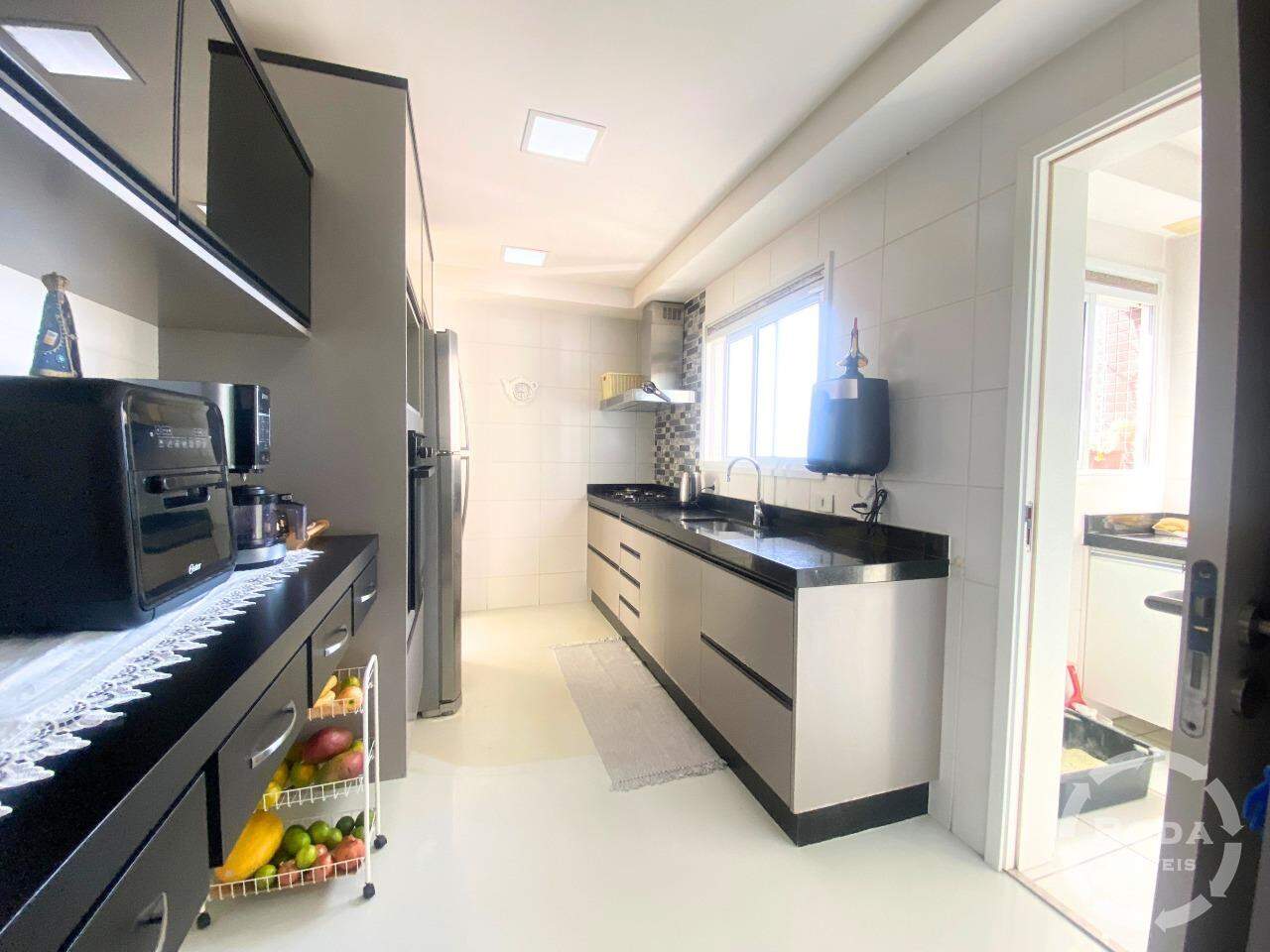 Apartamento à venda no Embaré: COZINHA